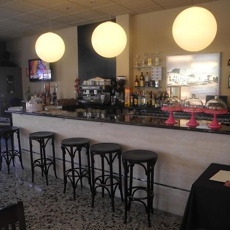 Hostal Fonda Montserrat Cambrils Dış mekan fotoğraf